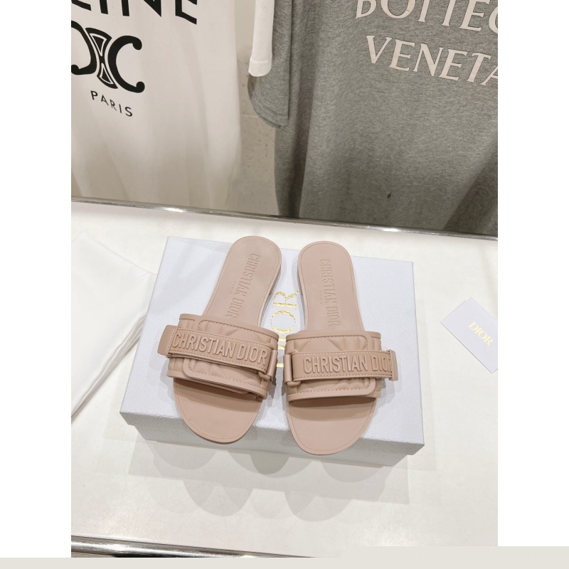 ch**an D*or slippers